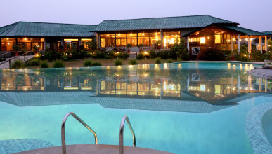 Resort and hotel with Swimming pools in Corbett